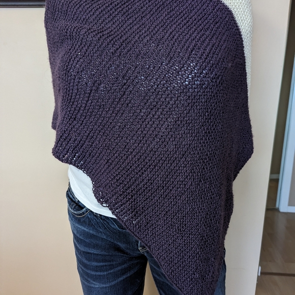 Poncho - Picture 2 of 6